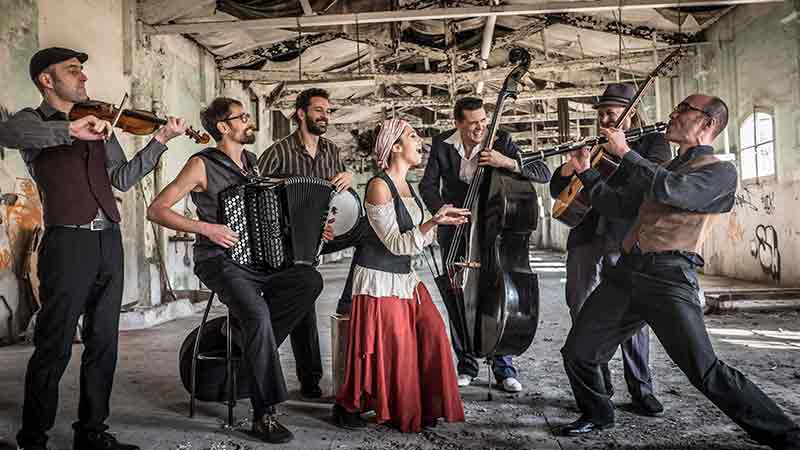 Barcelona Gipsy Balkan Orchestra